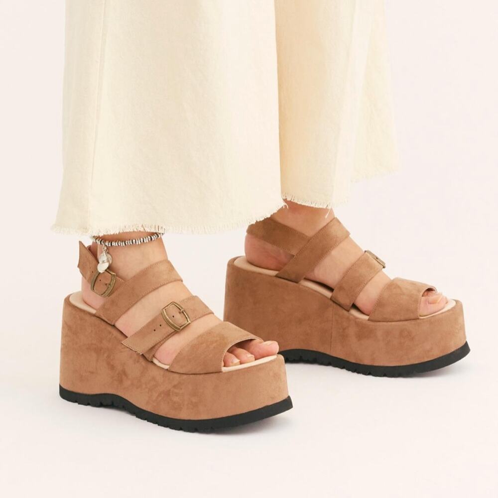 NEW Free People Chelsea Strappy Platform Sandals, Tan Faux Suede Size 10 / EU 40